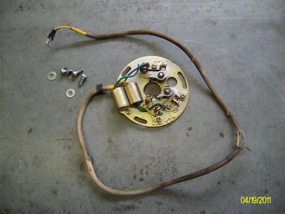 1975 Honda CB550F Points Plate with Condensors Foto 1 de 1