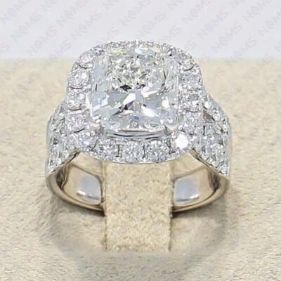 Anillo de compromiso de diamantes HPHT creado en laboratorio de corte cojín de 3,50 quilates de oro blanco de 14 quilates Foto 1 de 4