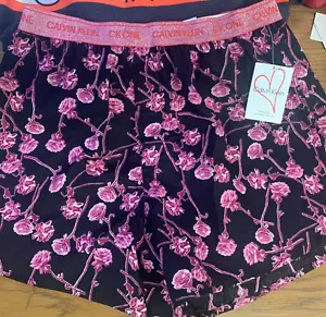 Pigiama uomo Calvin Klein (medio) nuovo con etichette NB3014-001 EDIZIONE LIMITATA GLITTER JUST ROSEY - Foto 1 di 8