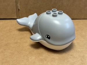 LEGO Parts - Ballena Duplo Gris Azulado Claro con Base Blanca - No 23738c02 - Cantidad 1 - Imagen 1 de 1