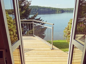 Hütte am See Ferienhaus Urlaub Mecklenburger Seenplatte Schwerin Wismar Ostsee - Bild 1 von 24