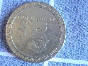 CASINO FIVE DOLLAR GAMING TOKEN GOLD COAST LAS VEGAS NEVADA 1987 - Imagen 1 de 4