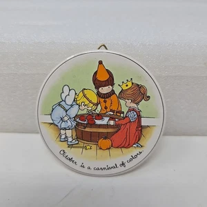 Decorazione natalizia porcellana Joan Walsh Anglund Germania Ovest OTTOBRE - Foto 1 di 3