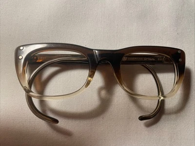 Gafas recetadas vintage American Optical marrón AO 42 20 marco 5 1/2 Foto 1 de 4
