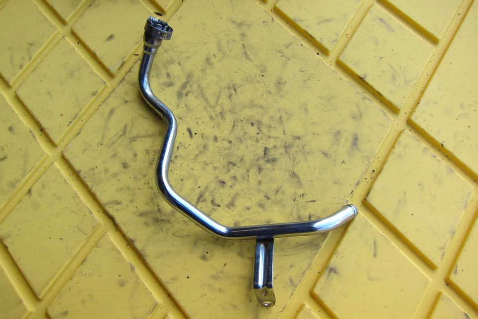 2006 YAMAHA XVS650 V-STAR 650 AIR INJECTION TUBE - Image 1 of 1