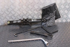 TOYOTA YARIS 2007 1.0 BENZINA KIT CRIC CRICK 800 KG CHIAVE RUOTA ACCESSORI - Foto 1 di 19