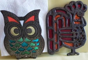 Vintage Cast Iron Stained Glass Rooster Trivet & Owl Napkin Holder 5" x 6" MCM - Picture 1 of 8