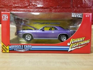 2005 Johnny Lightning 1970 Plymouth HEMI Barracuda - Purple - 1:24 Scale - Picture 1 of 7