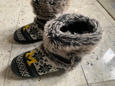 Zapatillas cómodas para mujer 11-12 NCAA Michigan Wolverines piel de oveja peludas Foto 1 de 4