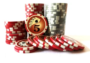 60 Fiches Poker Chips Casino Jetons Spielcasino Wert 5 E 1 Spiele Miltär ABS 12 - Bild 1 von 8
