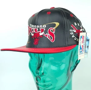 De Colección 1996 Chicago Bulls Negro Rojo Bordado Cuero Correa Gorra Sombrero EE. UU. - Imagen 1 de 14