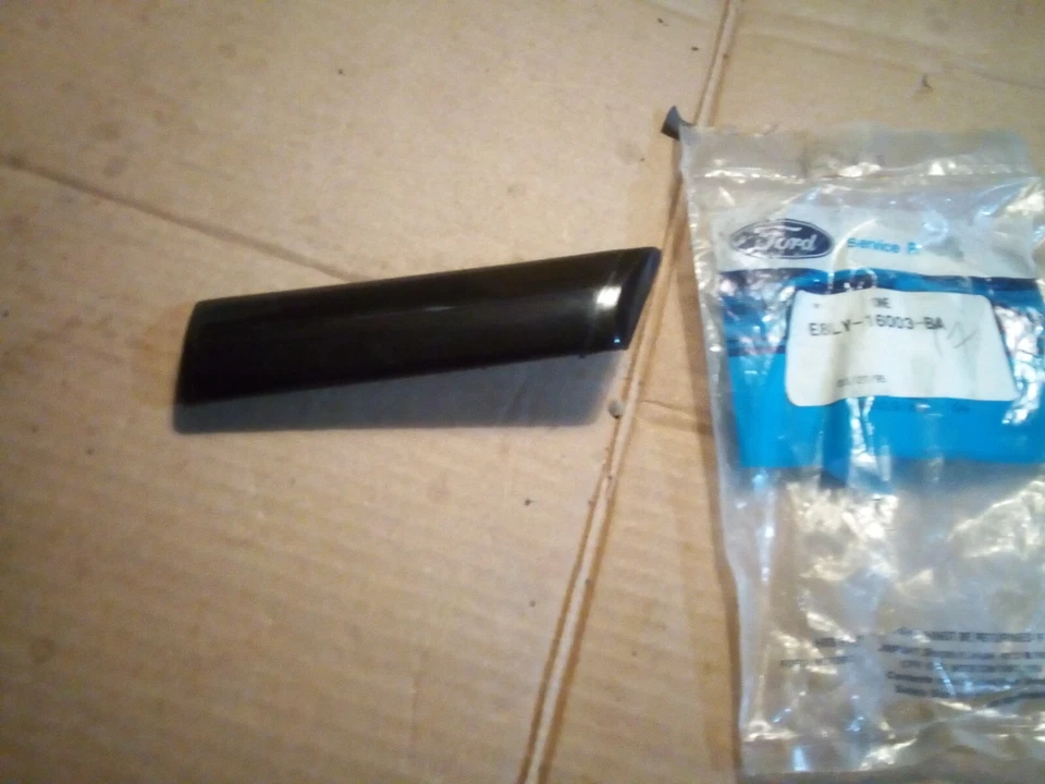 Nuevo de Lote Antiguo 1987 a 1989 Lincoln Mark VII Carrocería Moldura Lateral Delantera Derecha E8LY-16003BA Foto 1 de 1