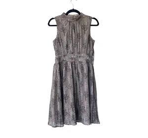 Mini Vestido Modcloth Fervour Otoño S Ajuste y Acampanado Caprichoso Halter Hojas Novedad - Imagen 1 de 9