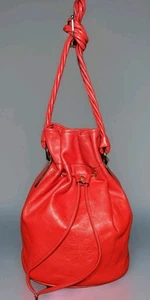 TOLLE TOLEDANO ROTE LEDER BUCKET BAG MIT GEFLOCHTENEM LEDER CROSSBODY RIEMEN - Bild 1 von 13