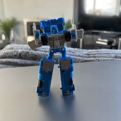 2002 Transformers Robots in Disguise Ultra Magnus Basic Class - Complete - Image 1 of 4