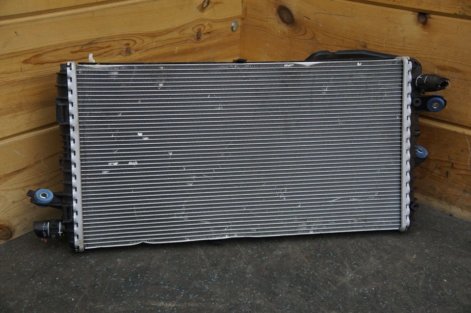 Rear Left Driver Side Radiator 982121254 OEM Porsche Cayman Boxster 718 2017-18 - Image 1 of 4