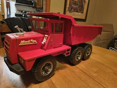 Camión de volteo hidráulico Buddy L Mack de colección Foto 1 de 4