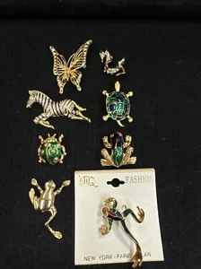 LOT BROCH-PINS 8 Gold Toned With Clear & Colored RhineStones Fashion Jewelry - Picture 1 of 11