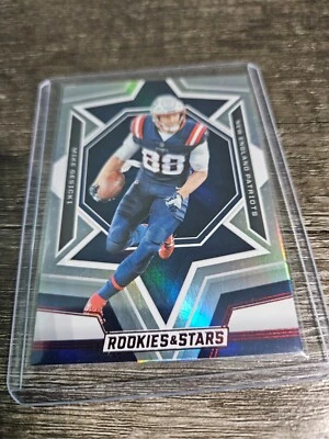 2023 Panini Rookies & Stars - #71 Mike Gesicki - Image 1 of 3