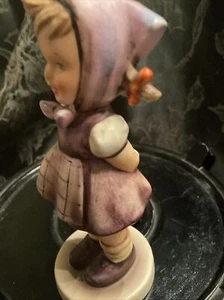 Goebel Hummel Germany Figur Mädchen mit Tuch, braunes Kleid mit Schürze - Bild 1 von 4