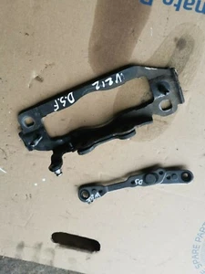MERCEDES E CLASS W212 DRIVERS SIDE OSR BONNET LID HINGE LOWER - Picture 1 of 1