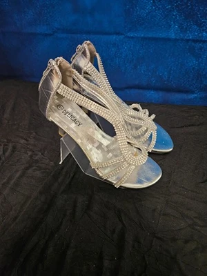 WOMEN'S SIZE6 DELICACY BRAND RHINESTONE FORMAL HEELED SANDAL USED IN EXCELLENT - Image 1 of 4