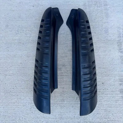 Chevy Tahoe Suburban Yukon 2000-2006 paneles de moldura de pilar D trasero OEM negro Foto 1 de 4