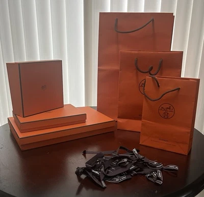 HERMES Juego de 3 Cajas Vacías y 3 Bolsas de Regalo Varios Tamaños Foto 1 de 4