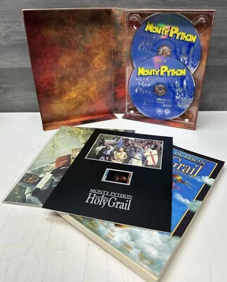 MONTY PYTHON AND THE HOLY GRAIL - COLLECTOR'S EDITION DVD + EXTRAS - REGION 2 - Image 1 of 4