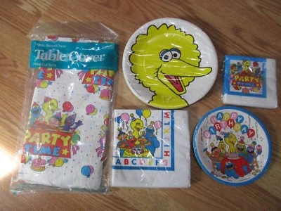 Lote de 5 piezas de suministros para fiestas de cumpleaños Sesame Street Party Time multicolor Contempo  Foto 1 de 4