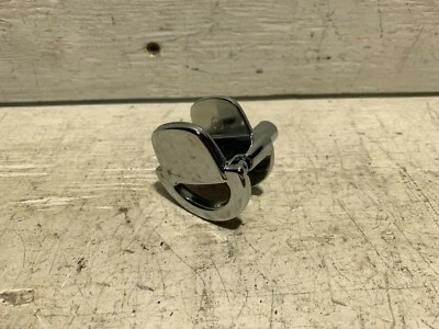 VOLKSWAGEN TIGUAN 2009-2017 ÁREA DE CARGA TRASERA GANCHO PESTILLO OEM Foto 1 de 4