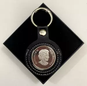 Schlüsselanhänger versilbert Elizabeth II Kanada 25 Cent Neuheit Münze in PU-Leder - Bild 1 von 4