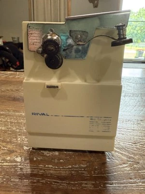 Abridor de latas eléctrico Rival de colección modelo 782/6 marfil con cuchillo Sharoener MCM cocina  Foto 1 de 4