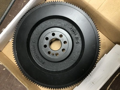 genuine renault flywheel fits trafic II vivaro 2.0 dci - Image 1 of 2