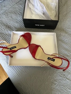Sandalias Nine West charol rojo  Foto 1 de 4
