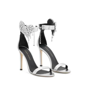 Giuseppe Zanotti Amour Damen-Sandalen mit Kristallverzierung und Herzabsatz Größe 36 - Bild 1 von 15
