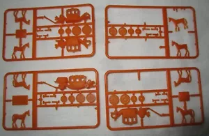 VTG RUBENSTEIN INTERNATIONAL MADE IN ENGLAND SNAP TOGETHER HORSE CARRIAGE TOYS - Picture 1 of 1
