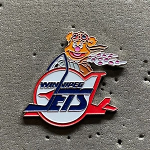 Winnipeg Jets Fozzie NHL Hockey Pin - Imagen 1 de 2