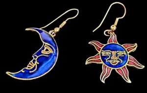 Vtg Cloisonne Sun and Moon Dangly Earrings Pierced Red Blue Goldtone - Picture 1 of 2