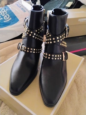 Botas Michael Kors de couro cravejadas de ouro com alça e zíper, 9,5M, salto 2,5"H - Imagem 1 de 4