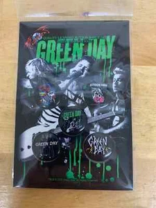 GREEN DAY REVOLUTION 5 BUTTON BADGE SET OFFICIALLY LICENSED BUTTON BADGES - Imagen 1 de 8