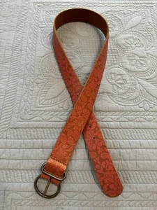 Lucky Brand Leather Belt Womens Small Red Paisley Tooled Vintage Made in India - Picture 1 of 10