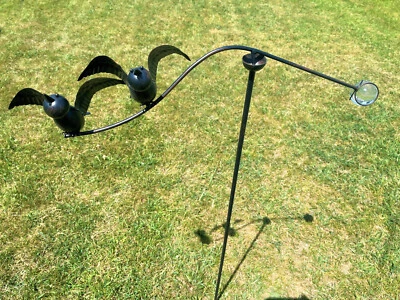 Balancín balanceador doble de metal Love Birds Crows con estaca de mármol para patio y viento giratorio Foto 1 de 4