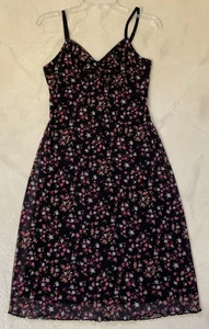 California Concepts Damen kleines schwarzes Schlupfkleid mit rosa Blumen Größe M - Bild 1 von 8