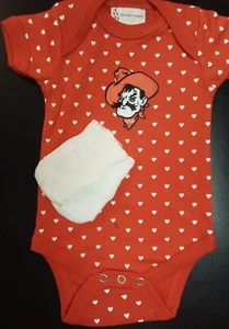 INFANT GIRLS OKLAHOMA STATE HEART CREEPER AND SOCK COMBO- NEWBORN - Picture 1 of 2