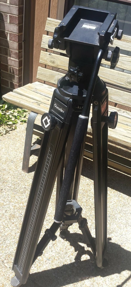 QUICKSET QUICK-SET TRIPOD PRO MODEL 4-20036-6 W/ HEAD Made in the USA. No plate. - Image 1 of 4