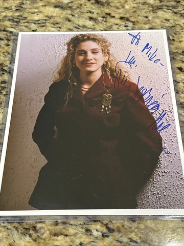 Sarah Jessica Parker Signed 8x10 Photo - Inscribed FROM ESTATE OF MIKE ROBERTS Cover