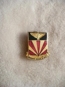 OB- MILITARY BADGE (NIGHTS HIDES NOT) PIN #25574 - Picture 1 of 8