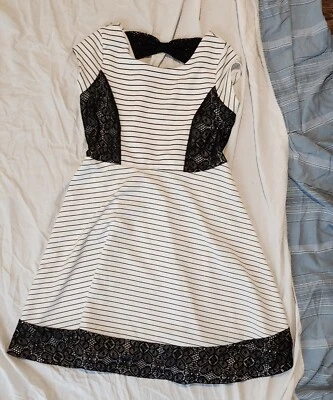 Emily West Dress For Girls Size 16 Black And White - Imagem 1 de 3