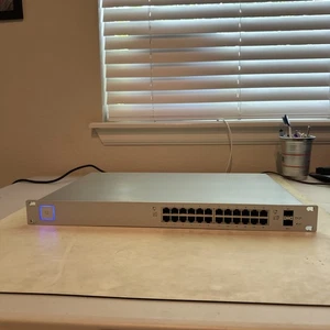 Ubiquiti UniFi US-24-250W 24 Port Managed Gigabit PoE+ Switch - Picture 1 of 6